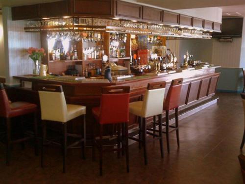 Expanse Hotel South Cave