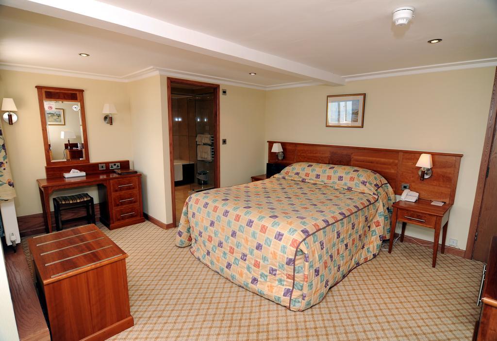Expanse Hotel South Cave